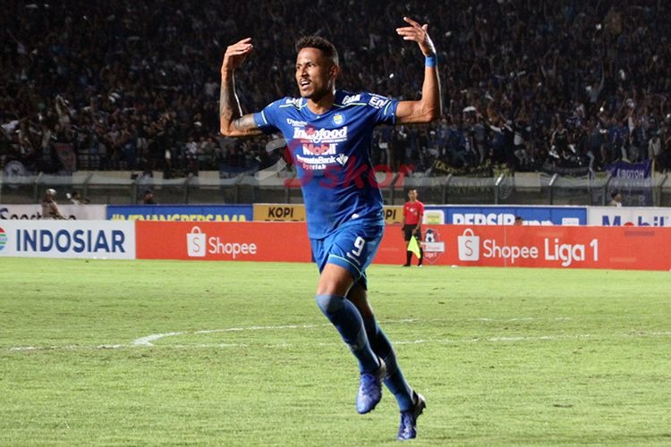 Penyerang Persib Wander Luiz Positif Corona