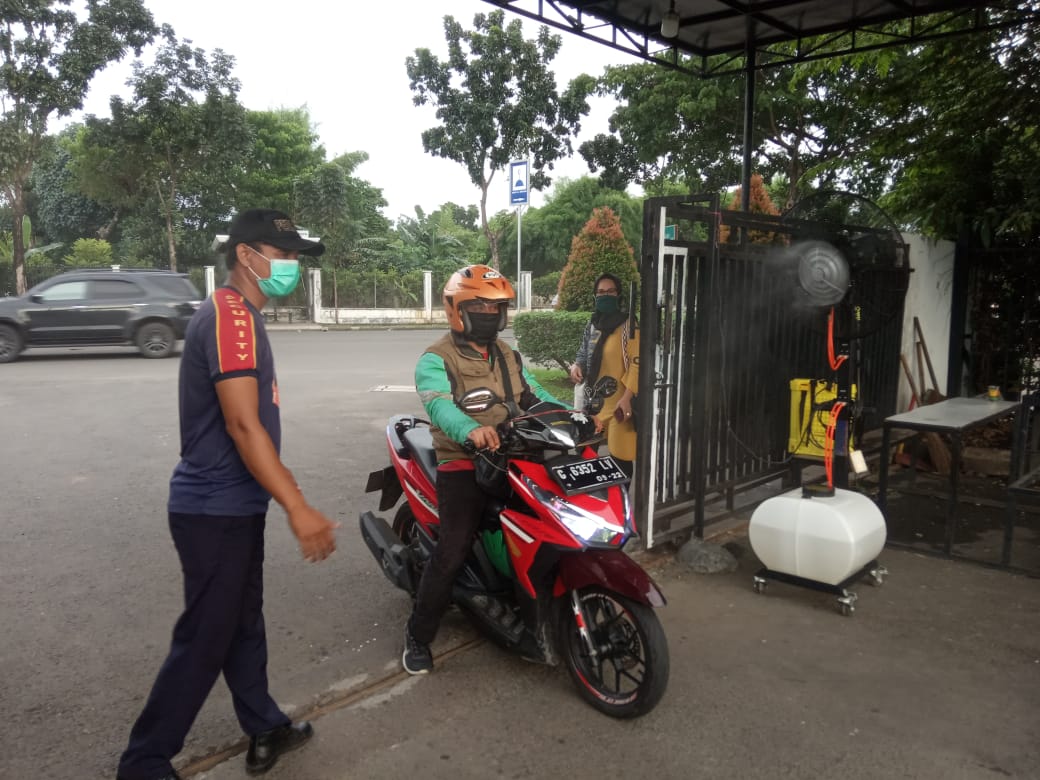 Cegah Penyebaran Corona, Warga Siapkan Blower di Pintu Gerbang Perumahan