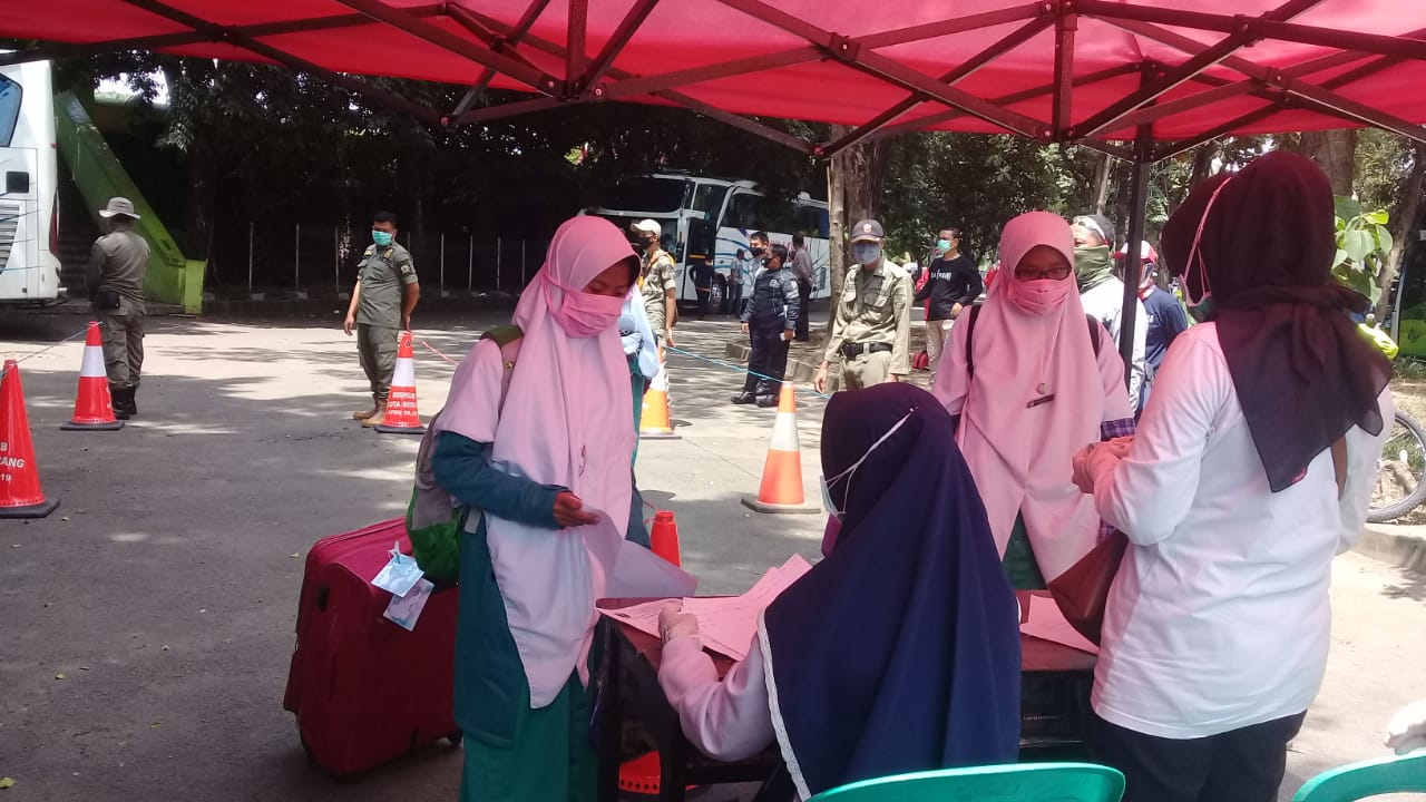 Ratusan Santri Pondok Modern Gontor Asal Banten Dipulangkan