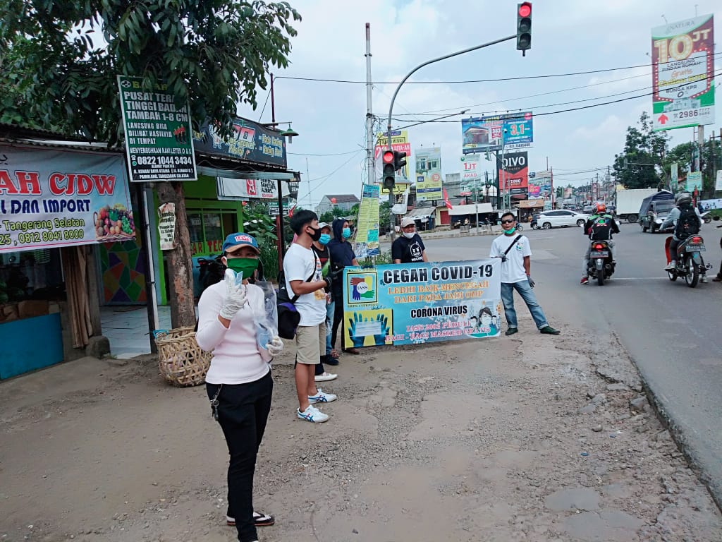 Dukung Penerapan PSBB, IASS Bagikan Masker Gratis