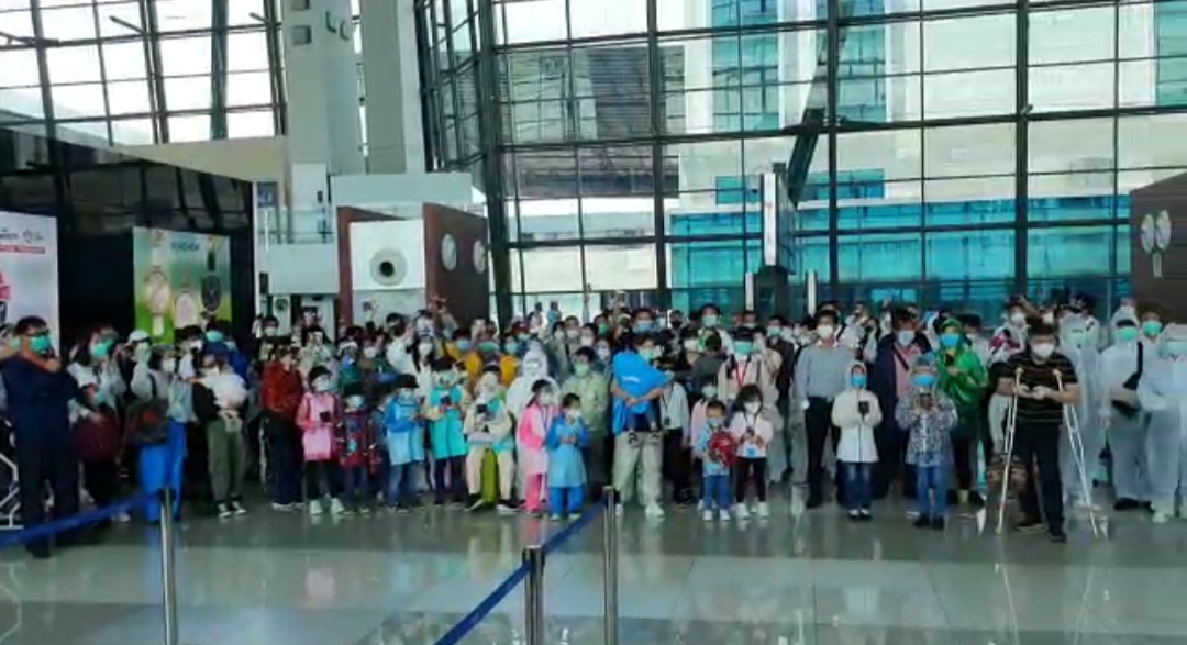 Ratusan WN China Tertahan di Bandara Soekarno-Hatta