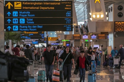 Mulai Hari Ini Bandara Soetta Tolak WNA yang Masuk Atau Transit ke Indonesia