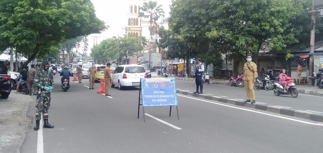 PSBB Hari Ketiga, Volume Kendaraan di Perbatasan Jakarta-Kota Tangerang Menurun