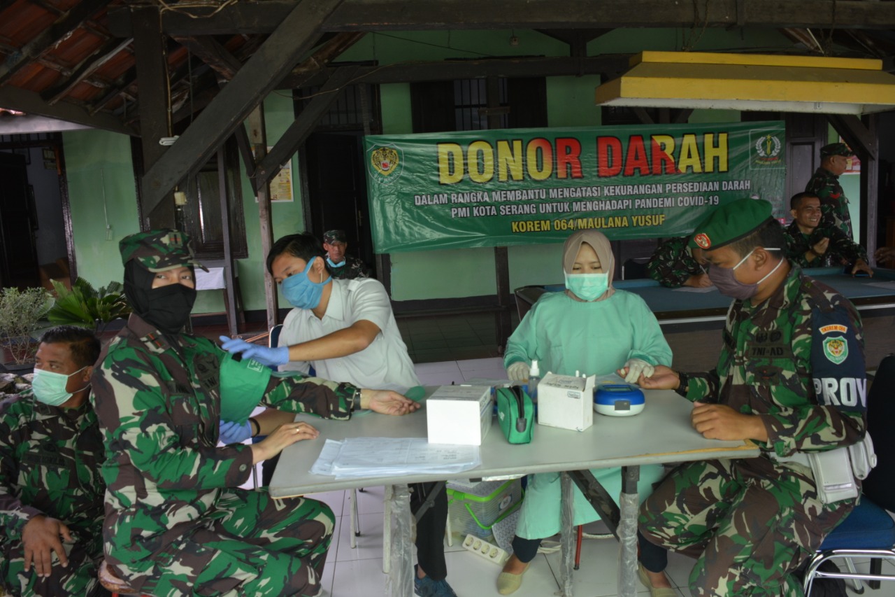 Tambah Stok Darah di PMI, Prajurit TNI di Serang Gelar Donor