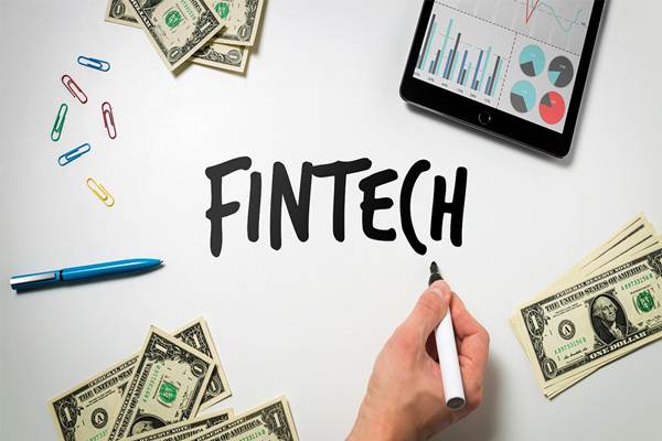 Dalam Sebulan OJK Blokir 81 Fintech
