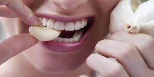 Bawang Putih Bisa untuk Obat Sakit Gigi