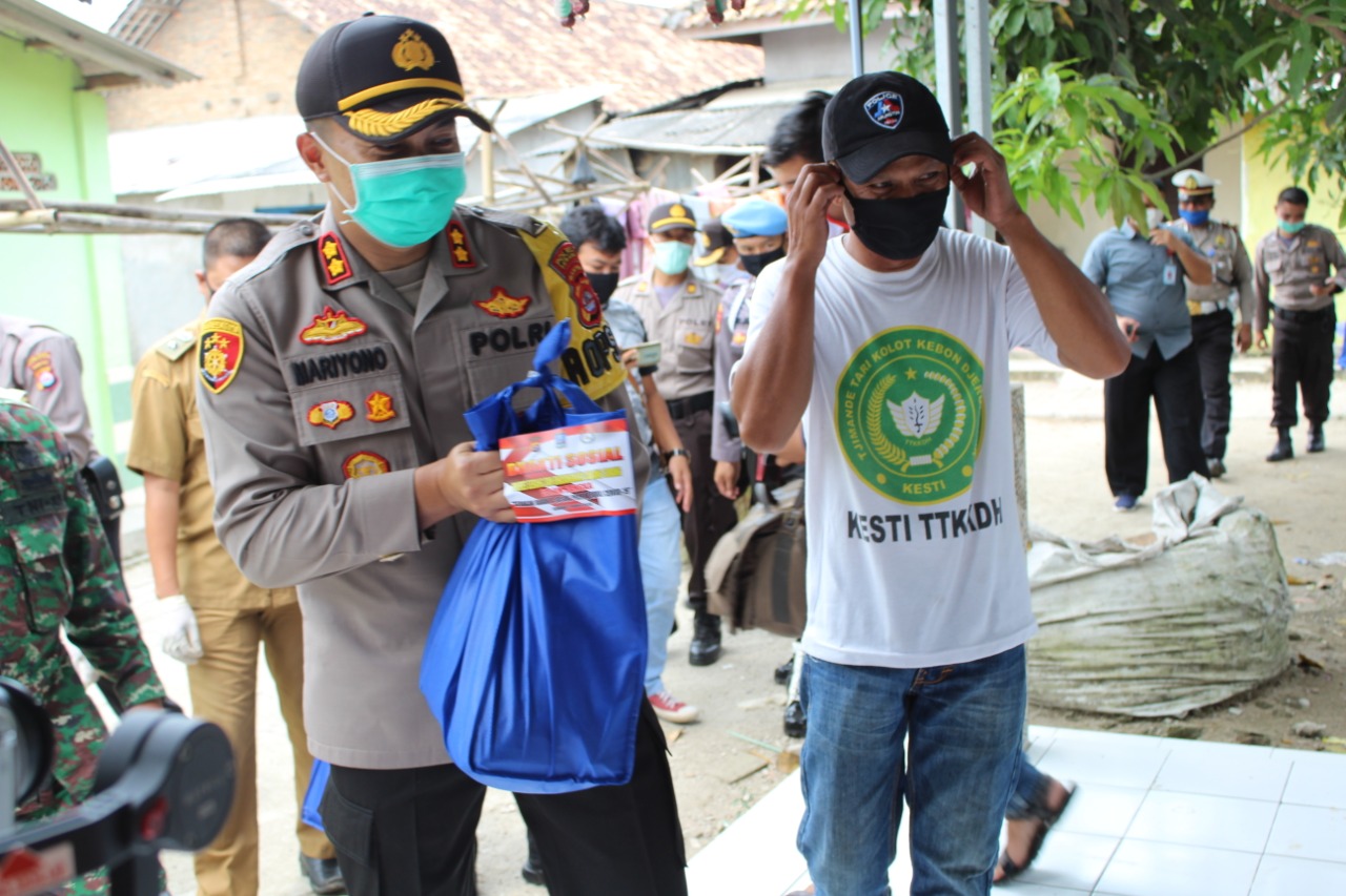 Pembagian Paket Sembako dari Mapolres Serang Dibagikan Door to Door