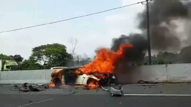 abrak Pembatas di Tol Jagorawi, Wakil Jaksa Agung Tewas
