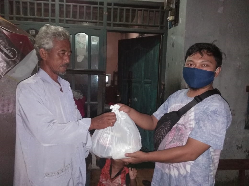 Peduli Dampak Covid 19, Wartawan di Serang Sebar Ratusan Masker dan Paket Sembako