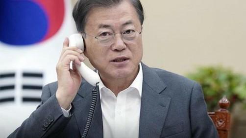 Tangani Vovid-19 Presiden Korsel Telepon Jokowi: Ringan Sama Dijingjing Berat Sama Dipikul