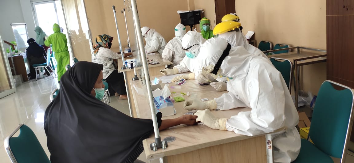 Cegah Covid-19, Ratusan Warga Jombang Dirapid Test