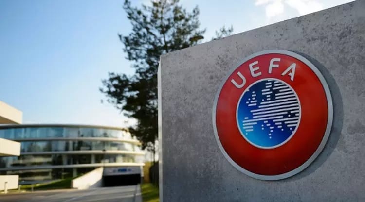Gegara Aksi Suporter dan Jersey, Sejumlah Klub Eropa Kena Imbas Denda UEFA