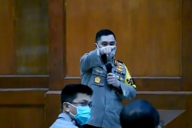Ketahuan Tidur Saat Rapat Covid-19, Kapolda Jatim Usir Kapolsek Gubeng