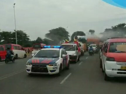 Jalan Raya Serang-Jakarta Disemprot Disinfektan