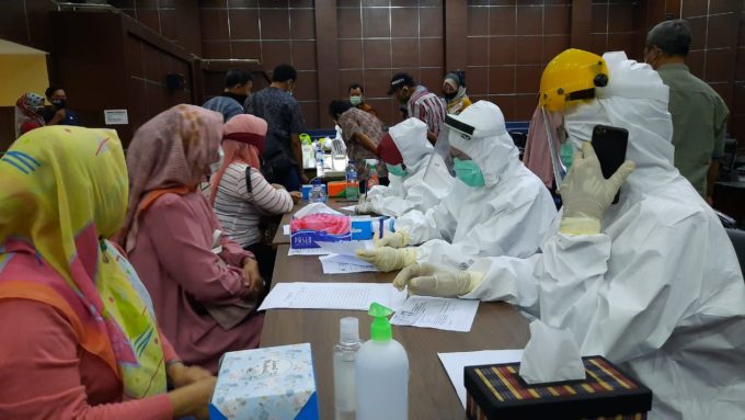 Anggota dan Pegawai DPRD Kota Serang Dites Covid-19