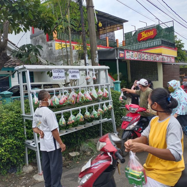 Majelis Ta'lim di Ciputat Inisiasi Sedekah Sembako