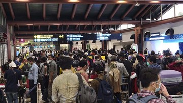 Antrean Bandara Soetta, DPR Desak Pelonggaran PSBB Dibatalkan