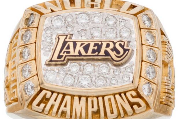 Dilelang, Cincin Kejuaraan Kobe Bryant Laku Rp3 M