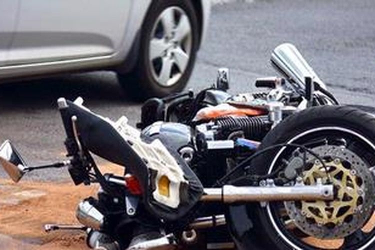 Tabrak Dinding Pembatas Jalan Tol, Bikers di Serang Tewas Mengenaskan