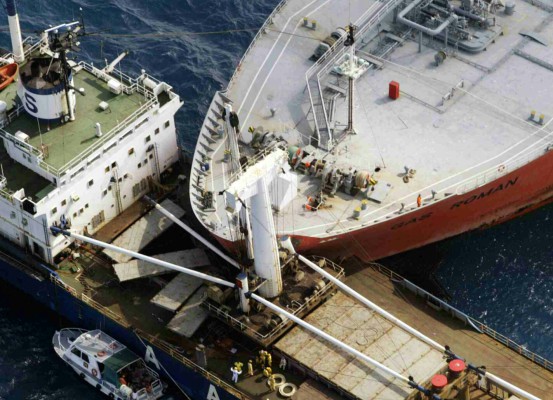 KMP Wira Berlian Tabrak KMP Musthika Kencana di Pebuhan Merak