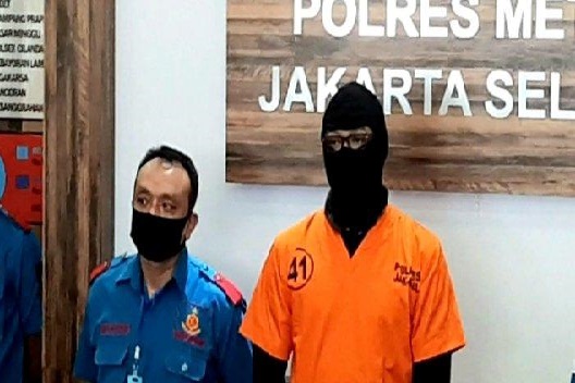 Artis Dwi Sasono tersangdung kasus narkoba jenis ganja.
