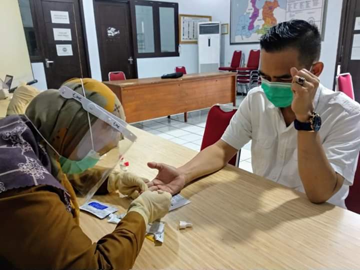 KPU Kabupaten Serang Jalani Rapid Test, Ini Hasilnya