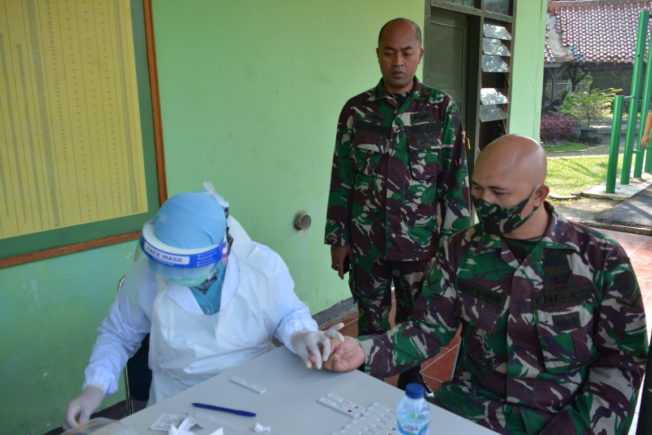 Rentan Terpapar Covid 19, Ratusan Personel Makorem 064/MY Lakukan Repid Test