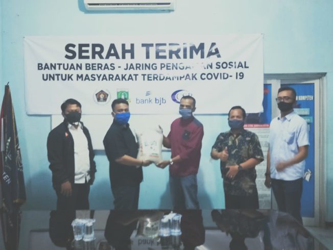 Forum CSR Gandeng PWI Banten Salurkan 5 Ton Beras