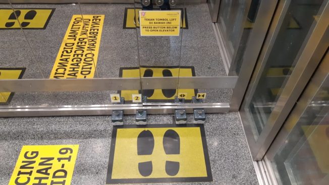 Cegah Penularan Covid-19, Lift di Bandara Soekarno-Hatta Dilengkapi Tombol Kaki