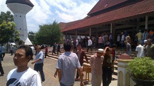 Masjid Agung Ats-Tsauroh Kota Serang Kembali Dibuka