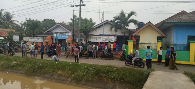 Tolak Pemeriksaan Rapid Test, Puluhan Warga Priyai Geruduk Kantor Kelurahan