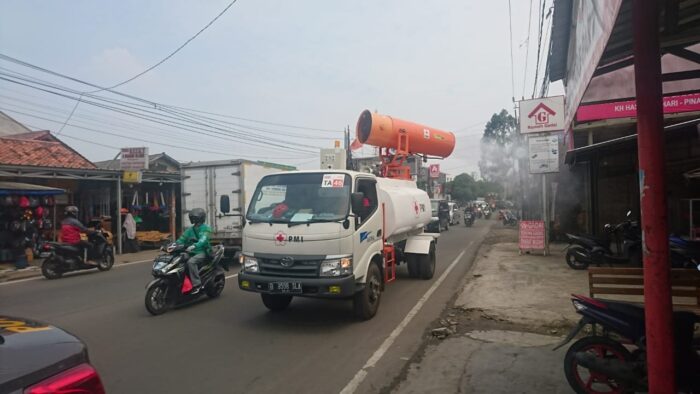 PSBB Kota Tangerang Jilid 4 Berakhir, Gunner Sprayer PMI Semprot Disenfektan
