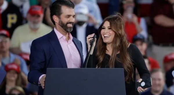 Donald Trump Jr bersama kekasihnya, Kimberly Guilfoyle.