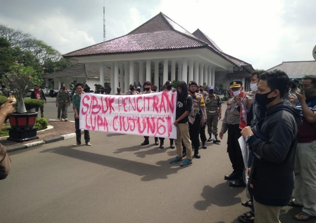Aksi Unjuk Rasa Fsc