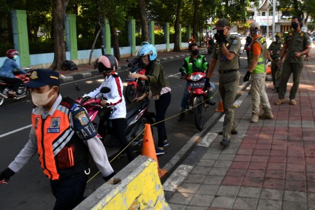 Pelanggar Psbb